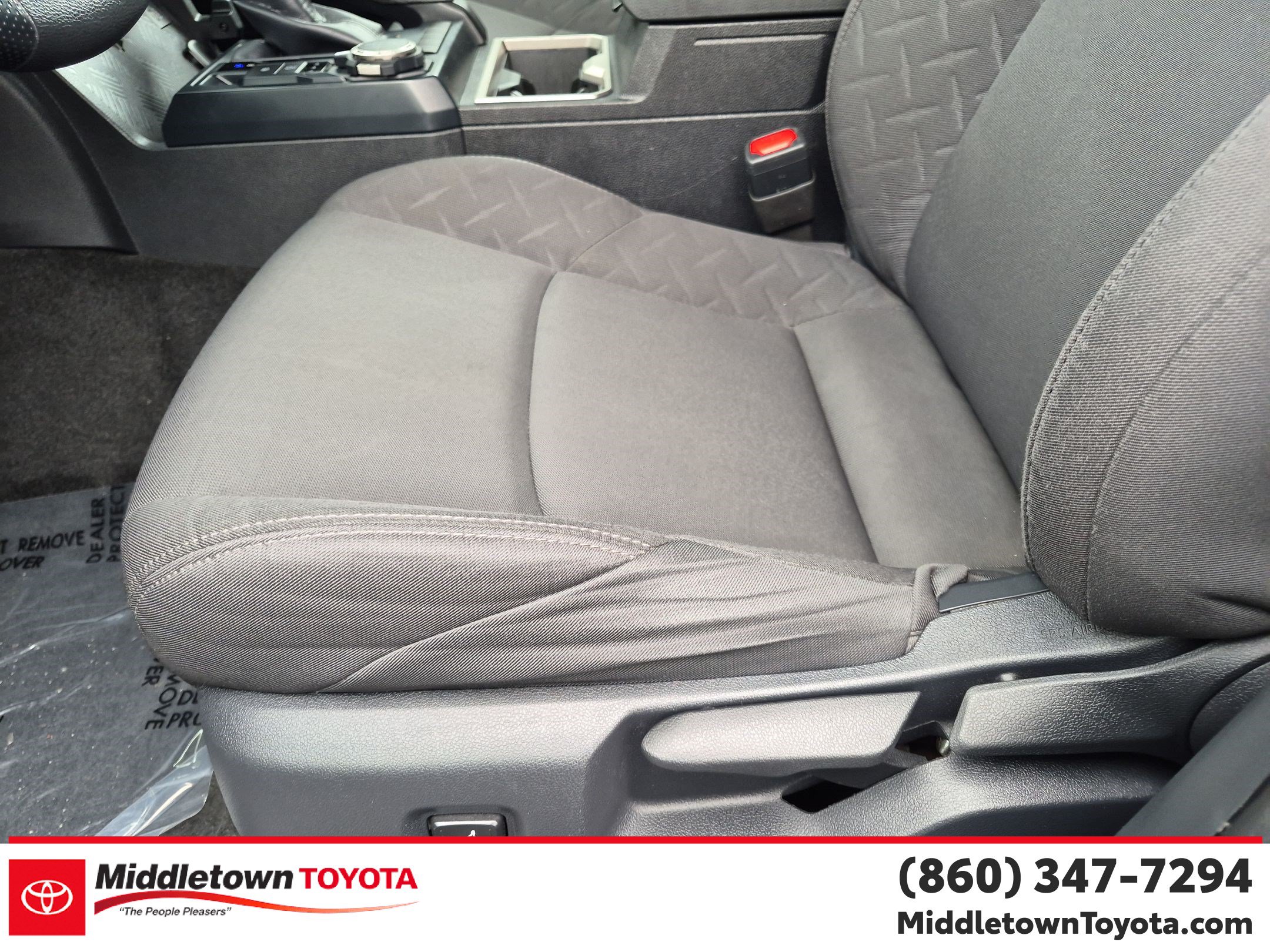 Used 2025 Toyota Tacoma SR5 AWD/4WD image 15