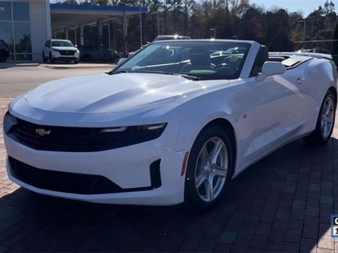 Used 2023 Chevrolet Camaro LT image 5
