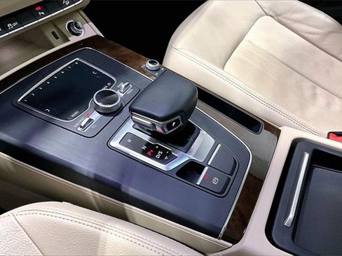 Used 2018 Audi Q5 2.0T Premium Plus w/ Premium Plus Package image 13