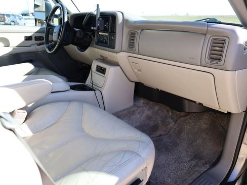 Used 2002 GMC Yukon XL 2500 SLT image 44