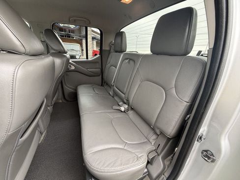 Used 2013 Nissan Frontier SL AWD/4WD image 11