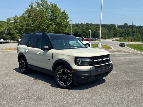 Used 2025 Ford Bronco Sport Outer Banks w/ Outer Banks Tech Package+ AWD/4WD image 2