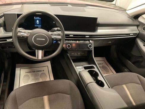 Used 2024 Hyundai Sonata SEL FWD image 2