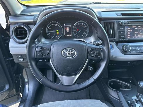 Used 2017 Toyota RAV4 XLE image 22