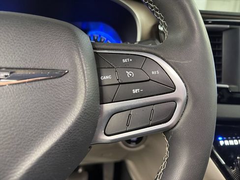 Used 2024 Chrysler Voyager LX FWD image 18