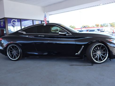 Used 2017 INFINITI Q60 3.0t w/ Premium Plus Package 3.0T image 4