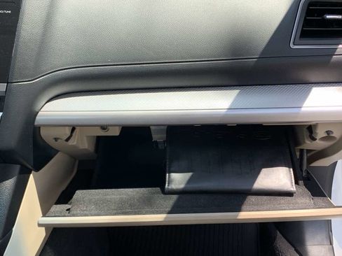 Used 2017 Subaru Legacy 2.5i Premium image 31