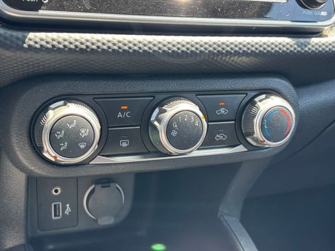 Used 2023 Nissan Kicks S image 7