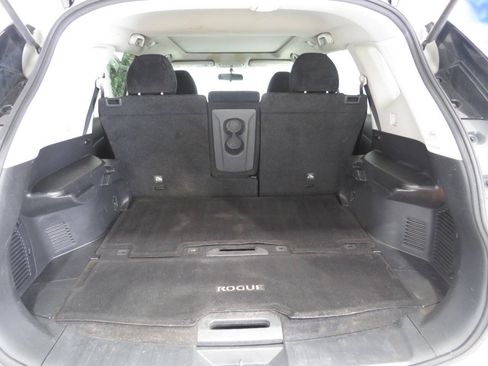 Used 2016 Nissan Rogue SV w/ SV Moonroof Package AWD/4WD image 13