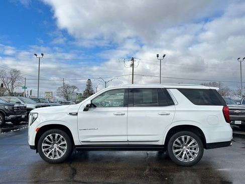 Used 2021 GMC Yukon Denali w/ Denali Premium Package image 6