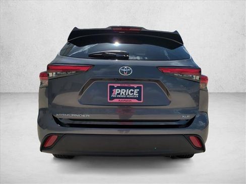 Used 2023 Toyota Highlander XLE FWD image 7