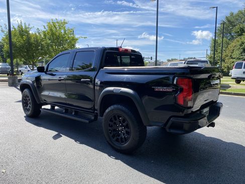 Used 2023 Chevrolet Colorado Trail Boss w/ Technology Package AWD/4WD image 7