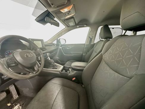Used 2020 Toyota RAV4 XLE FWD image 16