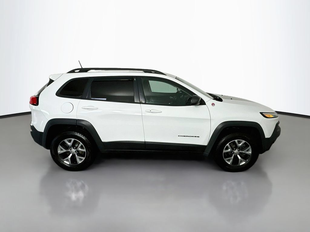 Used 2018 Jeep Cherokee Trailhawk AWD/4WD image 8