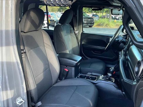 Used 2020 Jeep Gladiator Sport w/ Trailer Tow Package image 8