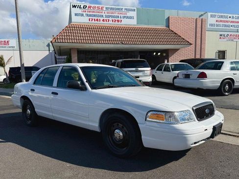 Used 2009 Ford Crown Victoria Police Interceptor image 2
