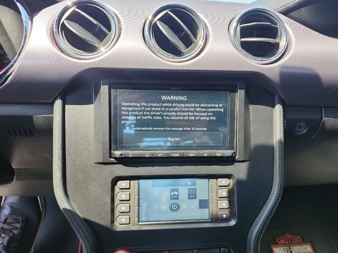 Used 2015 Ford Mustang Coupe RWD image 24