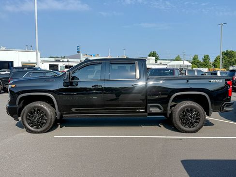 Used 2025 Chevrolet Silverado 2500 LTZ w/ Trail Boss Package AWD/4WD image 4