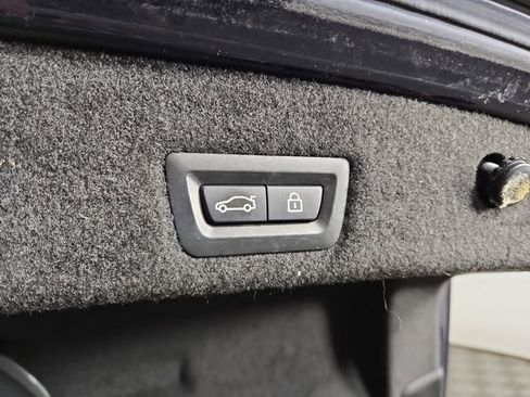 Used 2017 BMW 750i xDrive AWD/4WD image 34