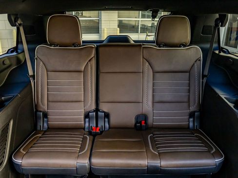 Used 2025 GMC Yukon Denali Ultimate image 39