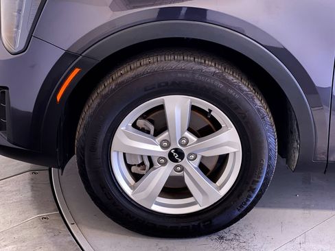 Certified 2026 Kia Sorento LX FWD image 12