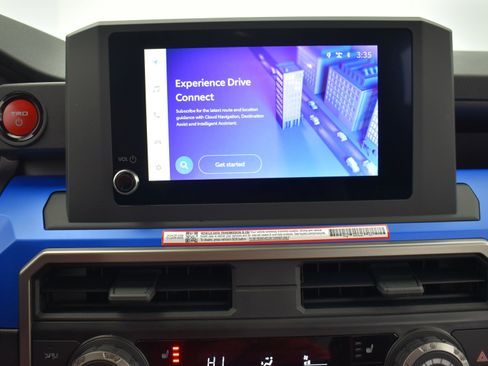 Used 2025 Toyota 4Runner TRD Off-Road image 16