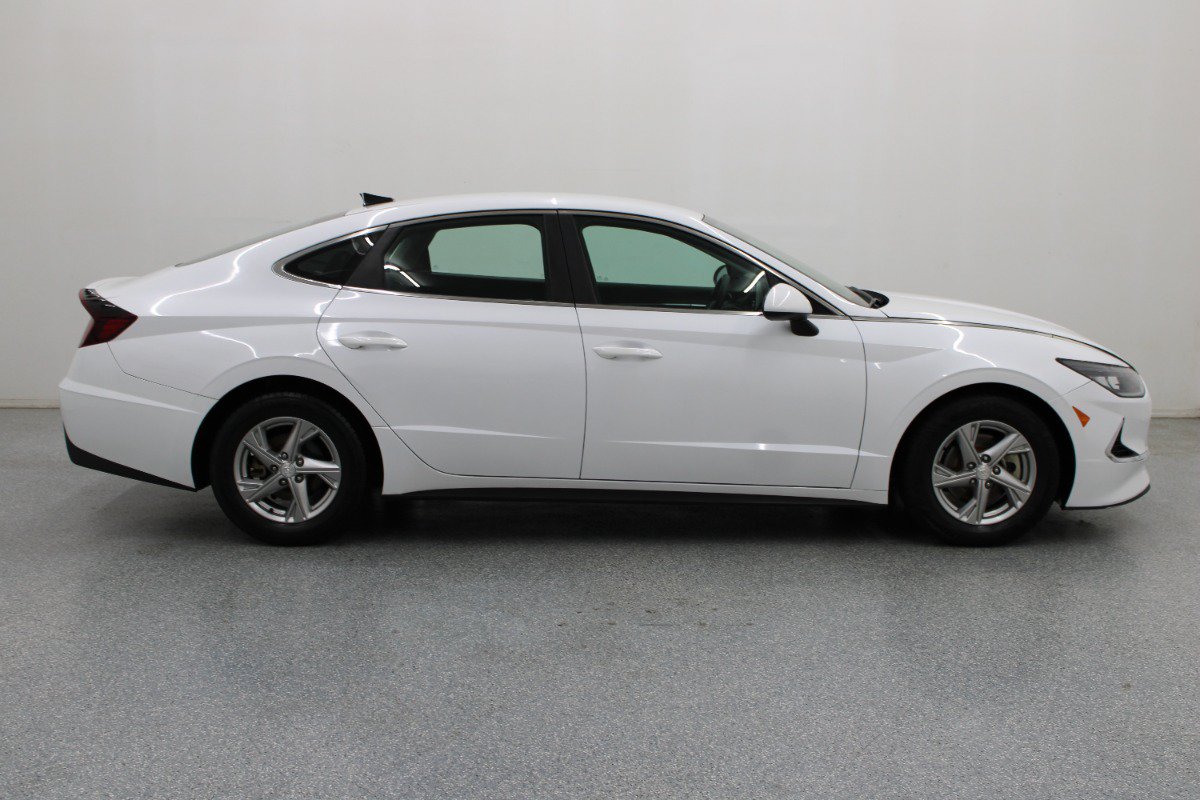 Used 2021 Hyundai Sonata SE FWD image 2