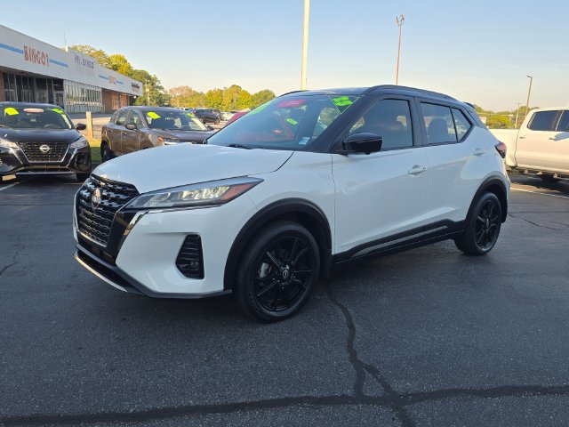 Certified 2023 Nissan Kicks SR FWD image 7