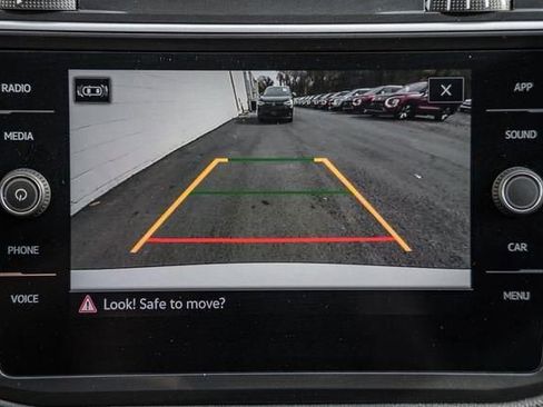 Used 2024 Volkswagen Tiguan SE image 36