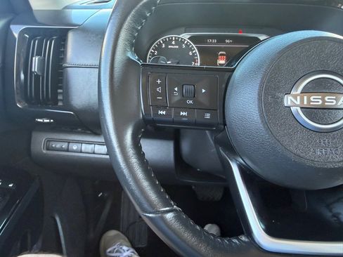 Used 2022 Nissan Pathfinder SV FWD image 29