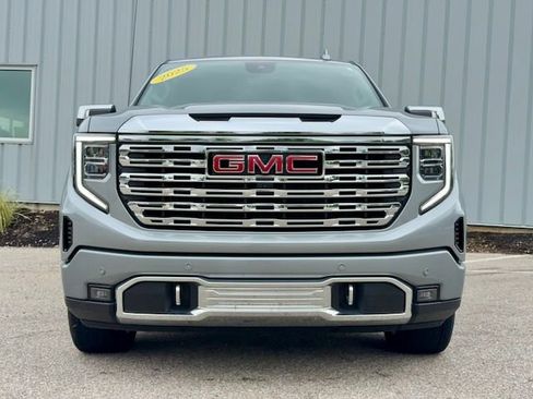 Used 2025 GMC Sierra 1500 Denali AWD/4WD image 3