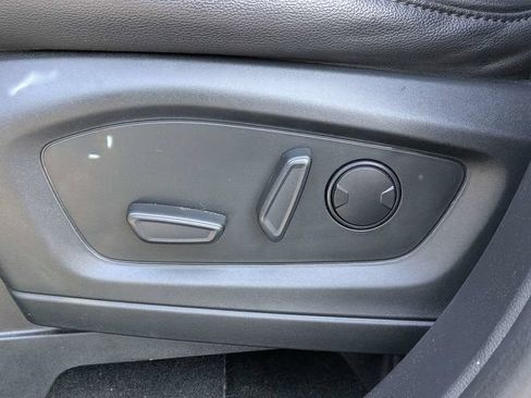 Used 2020 Ford Explorer XLT w/ Equipment Group 202A RWD image 22