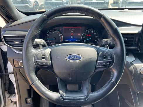 Used 2020 Ford Explorer XLT w/ Equipment Group 202A AWD/4WD image 12