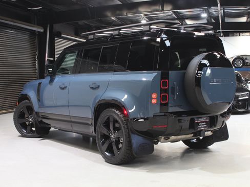 Used 2025 Land Rover Defender 110 X-Dynamic SE AWD/4WD image 11