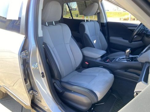 Used 2024 Subaru Outback Premium image 19