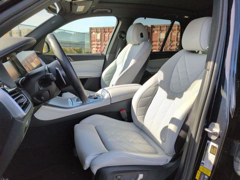 Used 2023 BMW X5 xDrive45e w/ Executive Package image 16