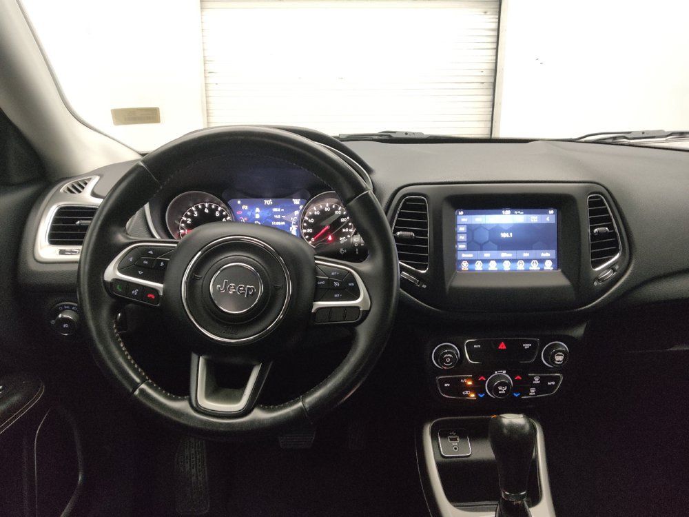 Used 2018 Jeep Compass Latitude w/ Popular Equipment Group FWD image 22