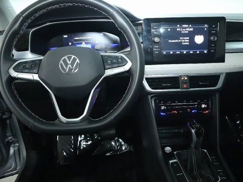 Used 2025 Volkswagen Taos SE image 29