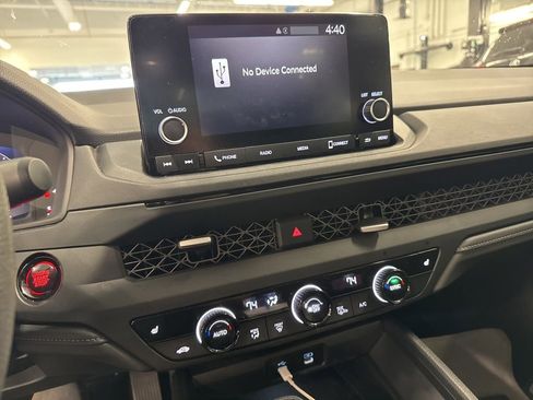 Used 2025 Honda Accord SE image 17