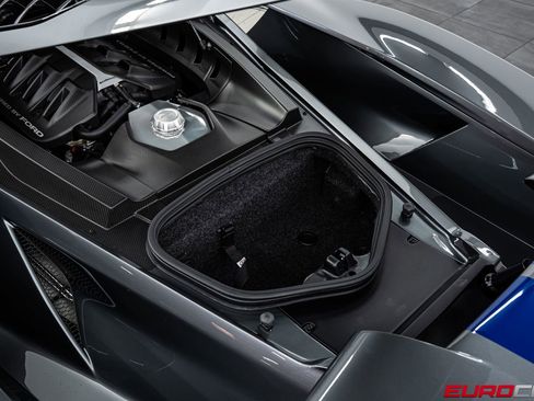 Used 2018 Ford GT RWD image 21