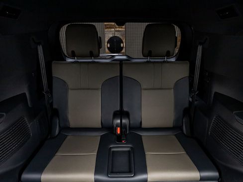 Used 2025 Lexus LX 700h Overtrail w/ Accessory Package (Z1) image 33