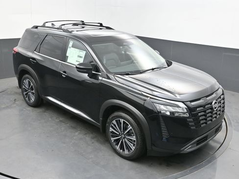 New 2026 Nissan Pathfinder Platinum AWD/4WD image 32
