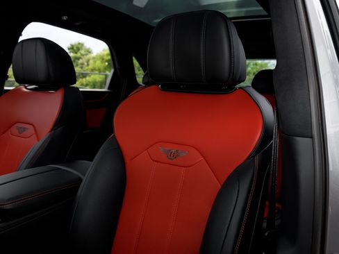 New 2026 Bentley Bentayga AWD/4WD image 30