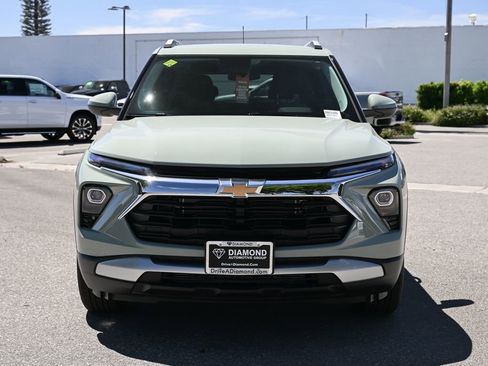 New 2026 Chevrolet TrailBlazer LT FWD image 2