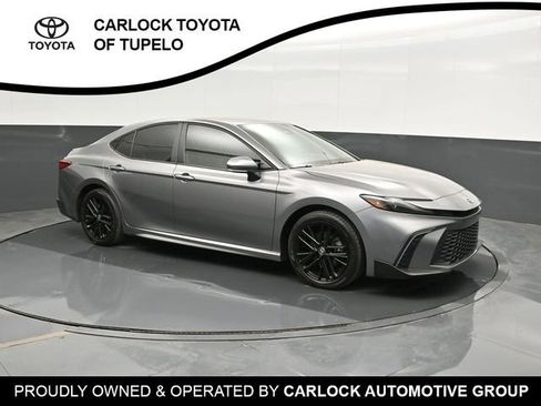 Used 2025 Toyota Camry SE w/ Convenience Package image 5