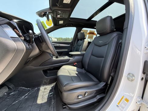 Used 2024 Cadillac XT6 Luxury FWD image 9