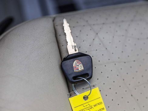 Used 1988 Porsche 911 Carrera RWD image 48