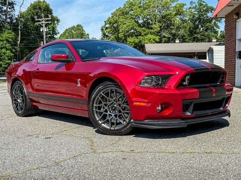 Used 2014 Ford Mustang Shelby GT500 w/ Equipment Group 821A RWD image 24