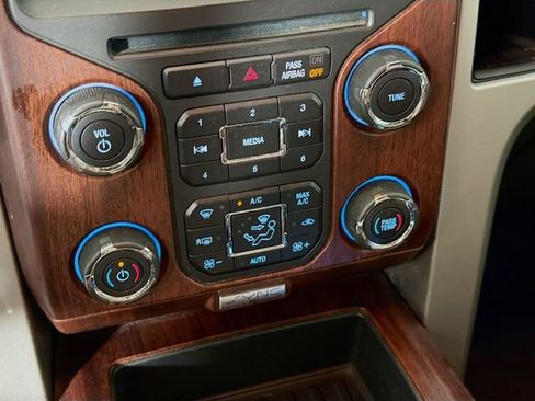 Used 2014 Ford F150 King Ranch w/ King Ranch Luxury Package RWD image 17