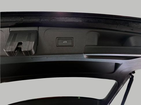 Used 2022 Volkswagen Atlas SE image 27